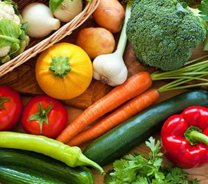 کاهش قیمت سبزیجات و صیفی‌جات در میدان‌های میوه و تره‌بار